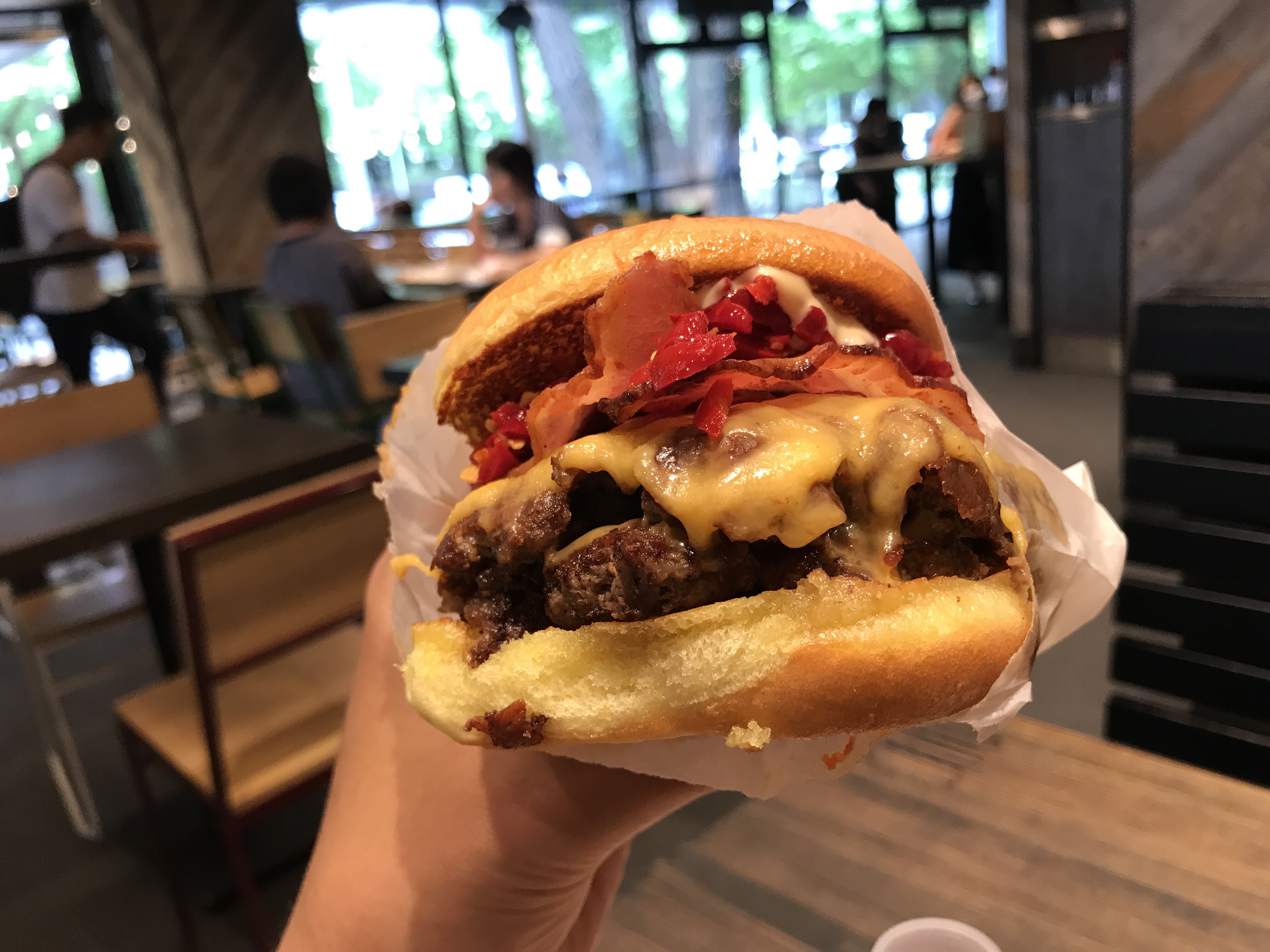 シェークシャック外苑いちょう並木店